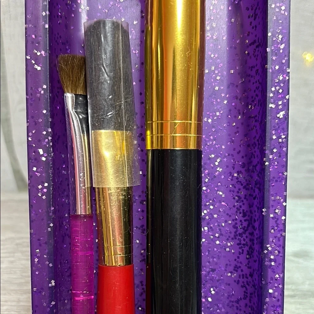 Makeup Brush Set with Black and Gold Handles